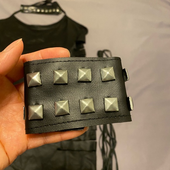 DIY Halloween costume sexy dominatrix - Picture 3 of 9